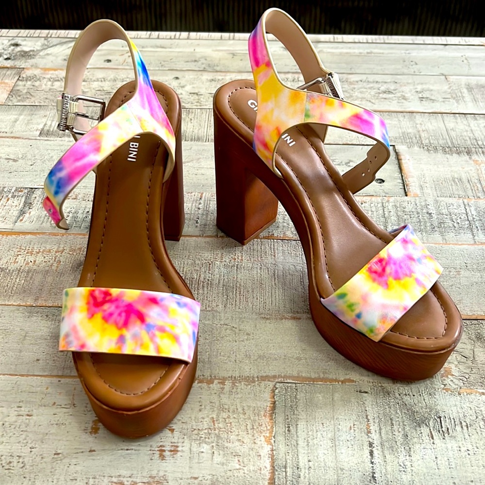 Gianni Bini never been worn heels